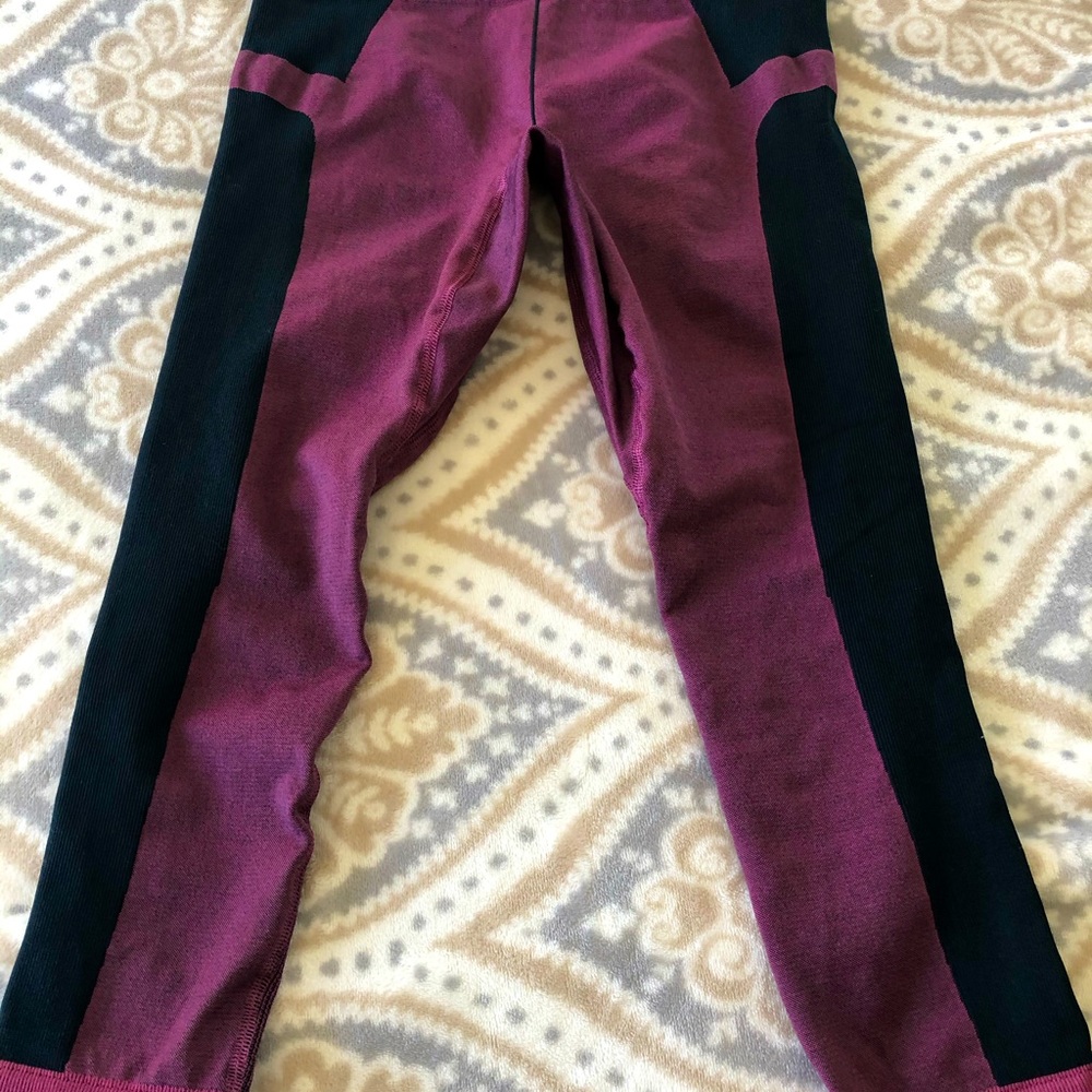 Under Armour compression workout leggings